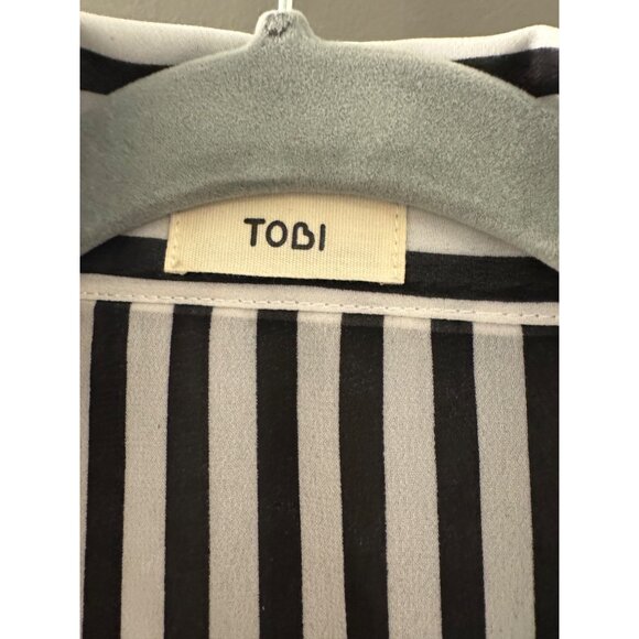 Black & White Striped Button-Up Blouse By Tobi Long Sleeve Chest Pocket 100% Pol - Picture 4 of 7